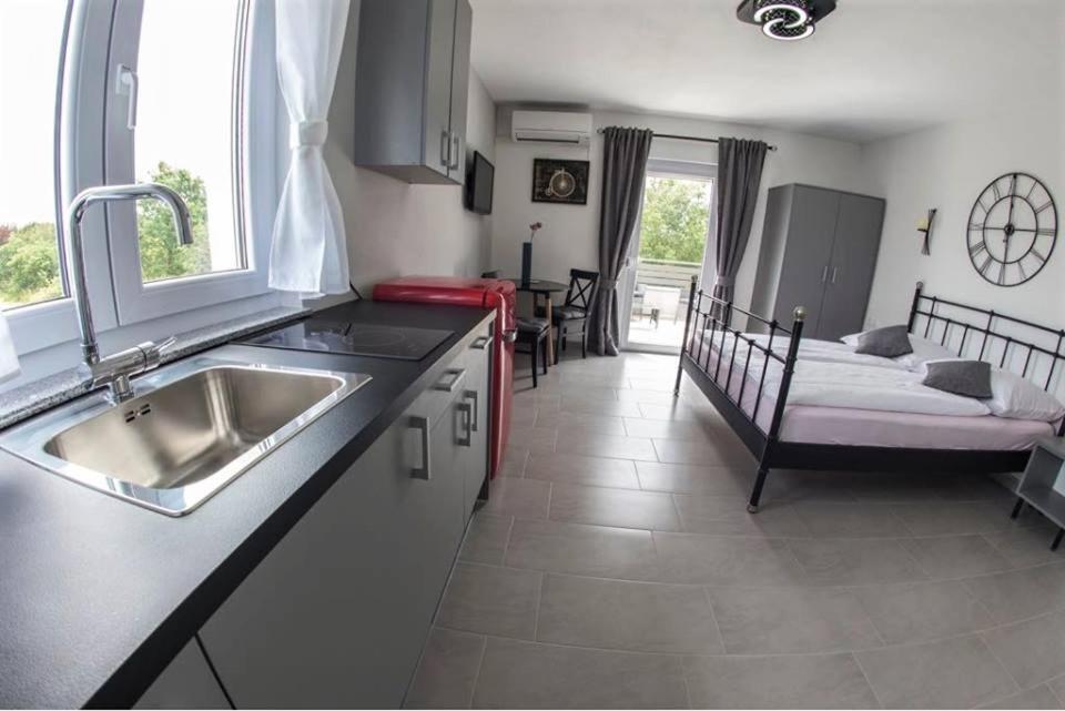 Apartments Mojeljeto Фажана Екстер'єр фото